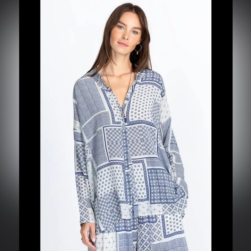 Johnny Was Rinit Button Down Blue and White Silk Patterned Blouse Size XS